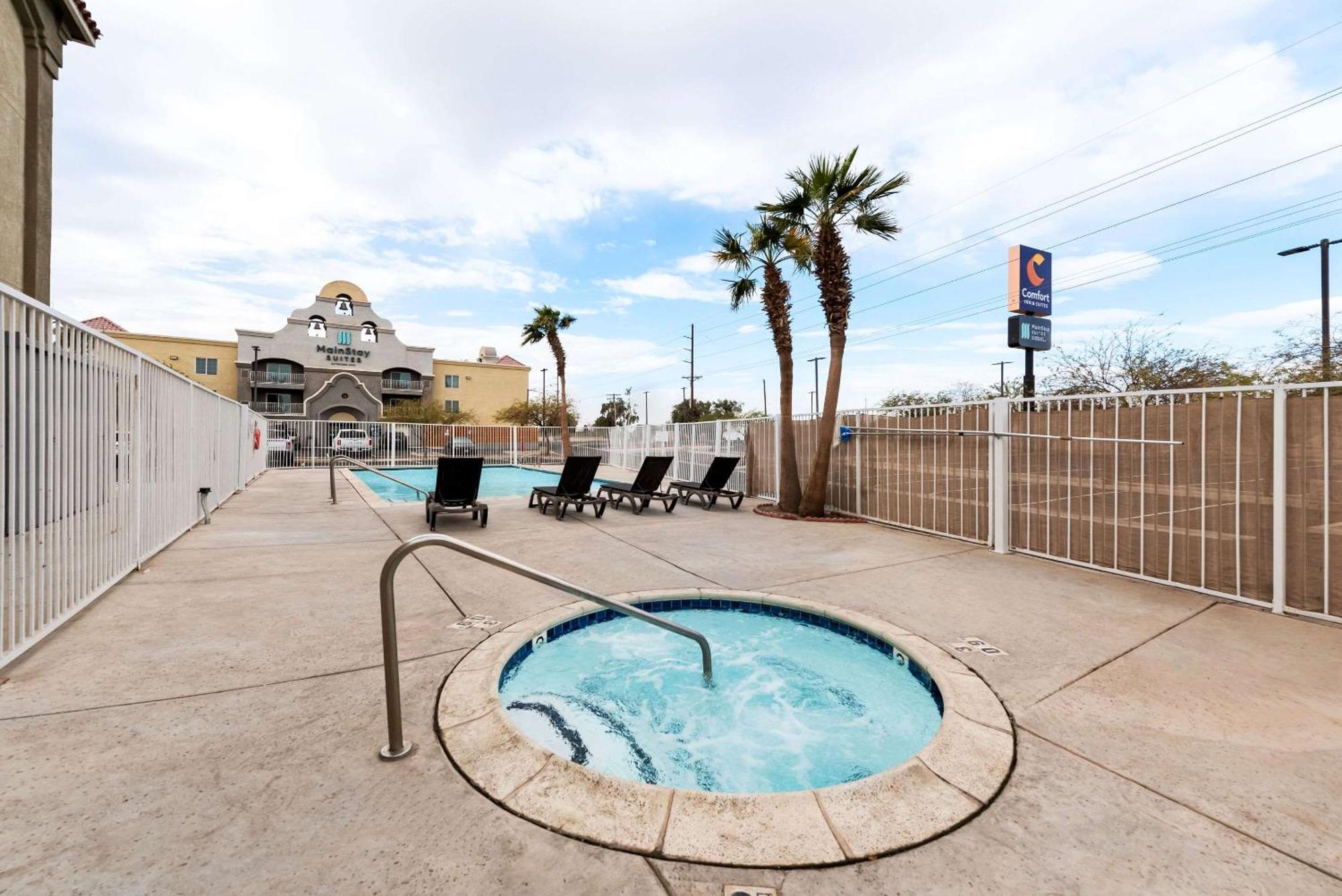 Comfort Inn & Suites El Centro I-8 Exterior photo